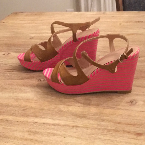 GUC Tommy Hilfiger wedge shoes.  Tan and pink! - Picture 2 of 5